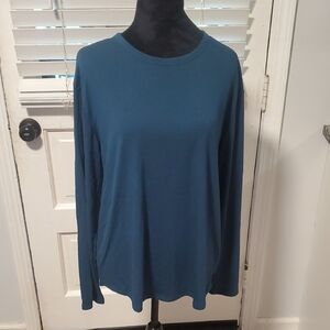 SO Green Relaxed Long Sleeve Tee NWOT